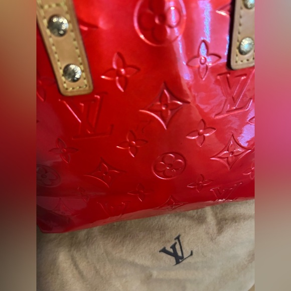 EUC Louis Vuitton Monogram Vernis Reade PM handbag in red patent leather - Picture 7 of 14